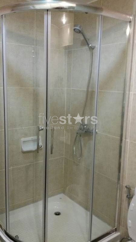 Studio spacious condominium close to BTS Saladaeng 981350426