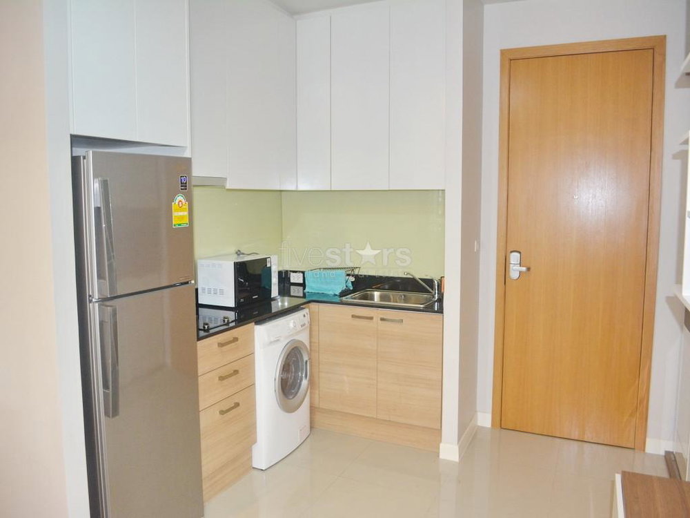 1-bedroom high floor condo in the Nana/Petchaburi area 414838679
