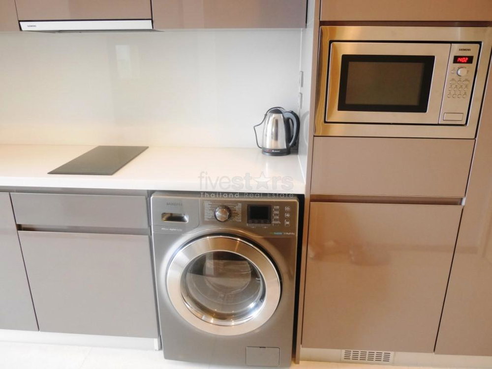 Best price, modern 1 bedroom apartment with amazing skyline view 771944871