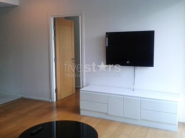 Modern 1 bedroom apartment in quiet area of Asoke 2557085458