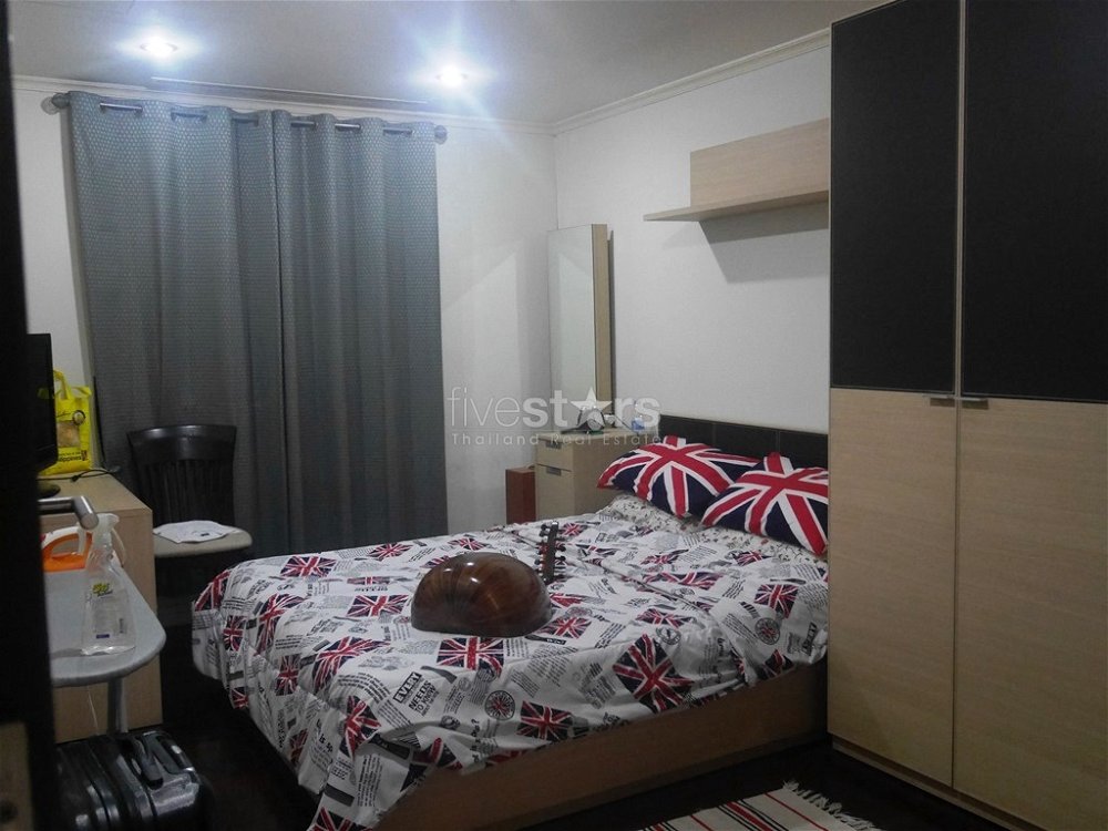 2-bedroom spacious condo for sale near Nana BTS stations 2985870934