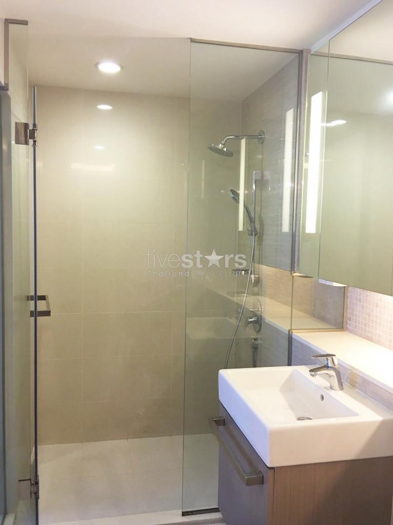 Nicely decorated 1 bedroom apartment in a few steps to Ekamai BTS station 4159947119