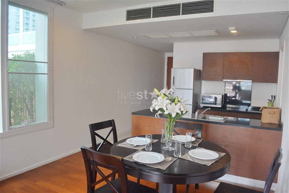 2-bedroom corner unit in modern residence in the Asoke area 3210810098