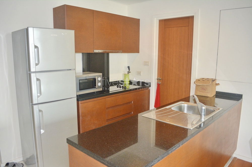 2-bedroom corner unit in modern residence in the Asoke area 3210810098