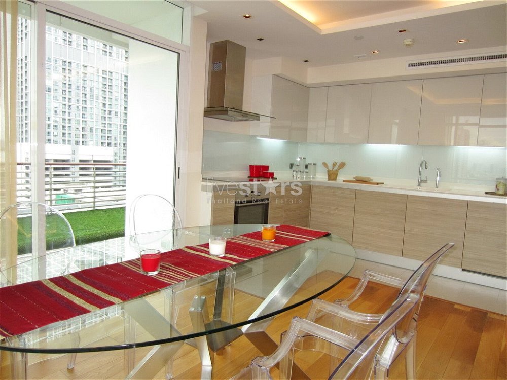 Spacious 2-bedroom unit with a large balcony in Ari area 3213273823
