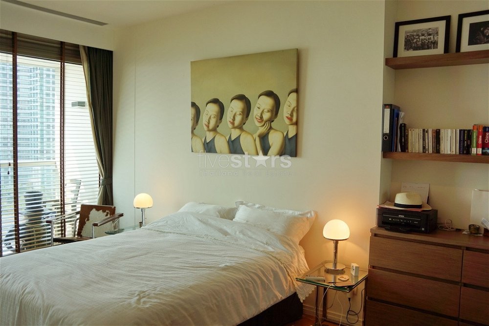1-bedroom riverside condo for sale close to BTS Saphan Taksin 646970213