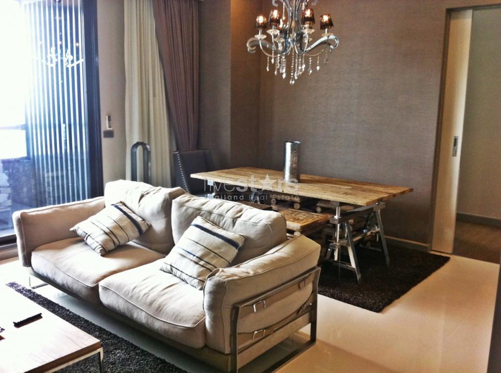 2-bedroom modern condo in Silom 3752528131