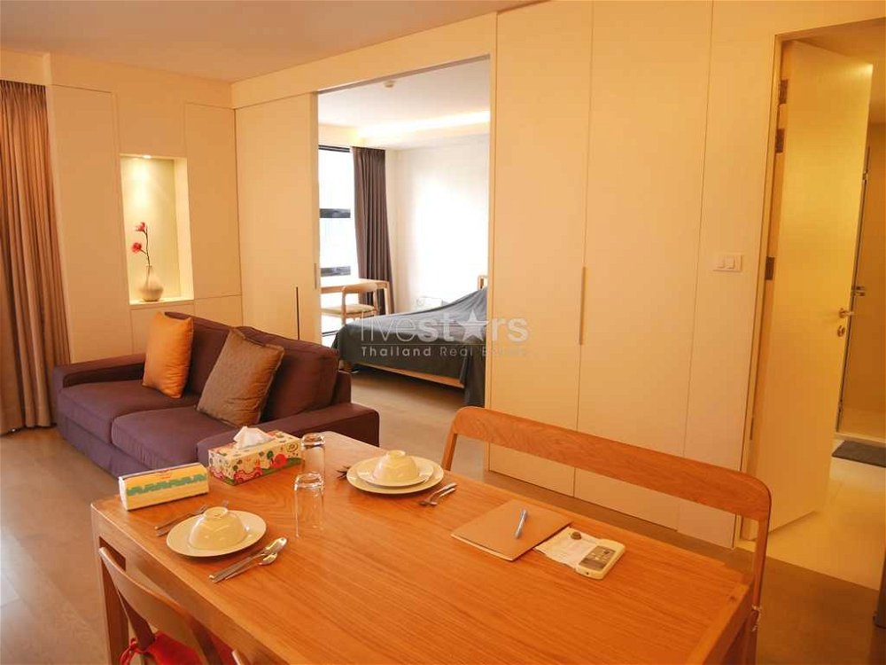 1-bedroom condo for sale close to Ekkamai BTS station 2859194578