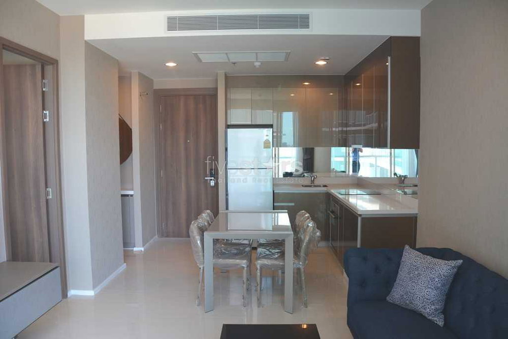 1-bedroom modern condo with stunning river views 3106063921
