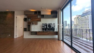 3-bedroom refurbished condo with long terrace in Phromphong 2718924373