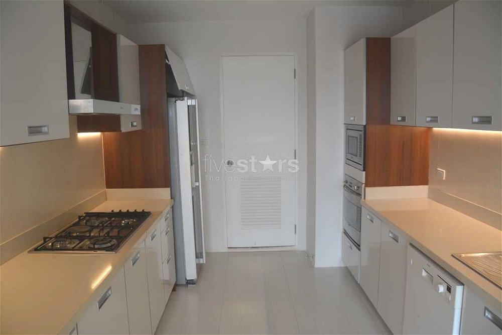 3-bedroom refurbished condo with long terrace in Phromphong 71159100