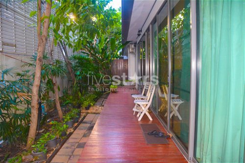 3-bedroom duplex unit with private garden 500m from BTS Ekamai 3988377636