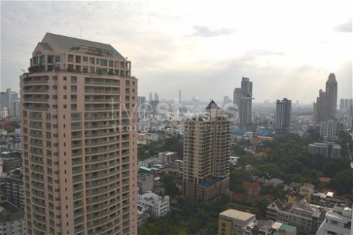 3-bedroom high floor spacious unit for sale in the heart of Sathorn 1791390918