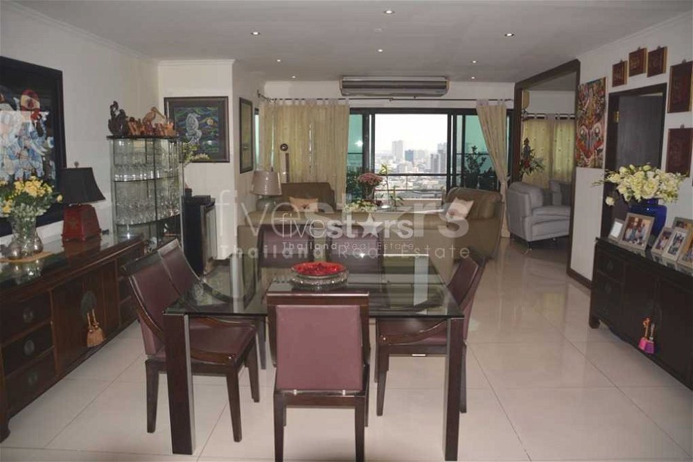 3-bedroom high floor unit for sale in family friendly residence 499205200