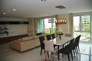 3-bedroom condo right next to Benjasiri Park & 500m from BTS Phromphong 1117309917