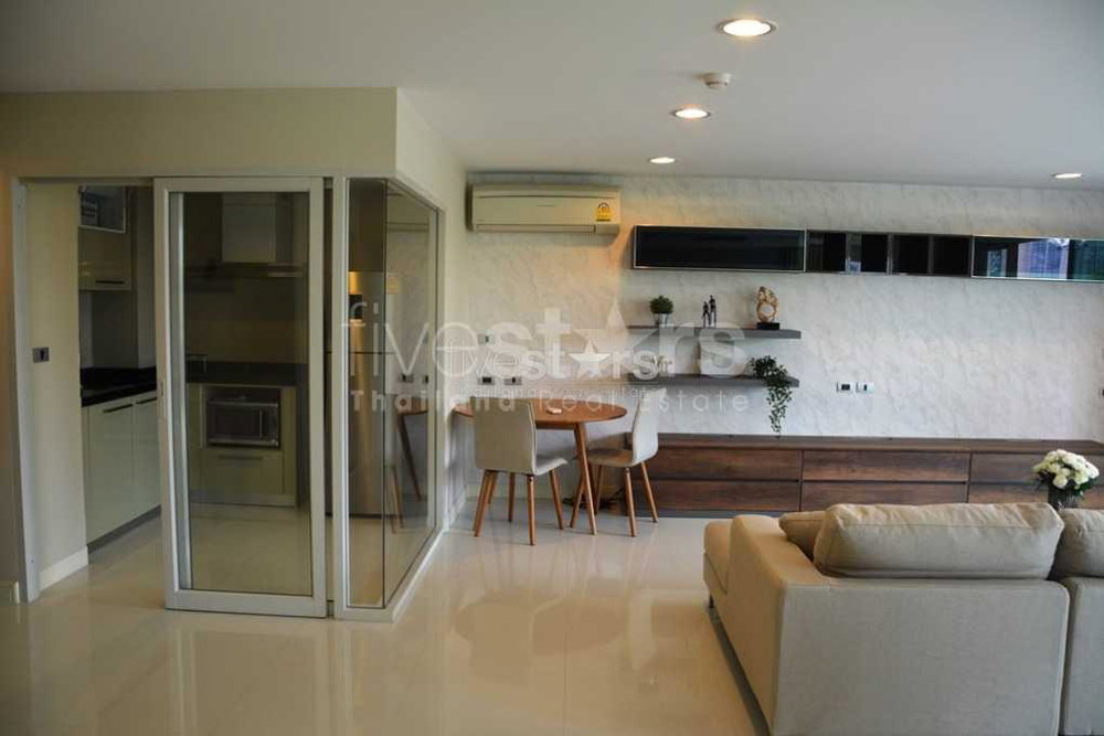 3-bedroom condo right next to Benjasiri Park & 500m from BTS Phromphong 1117309917