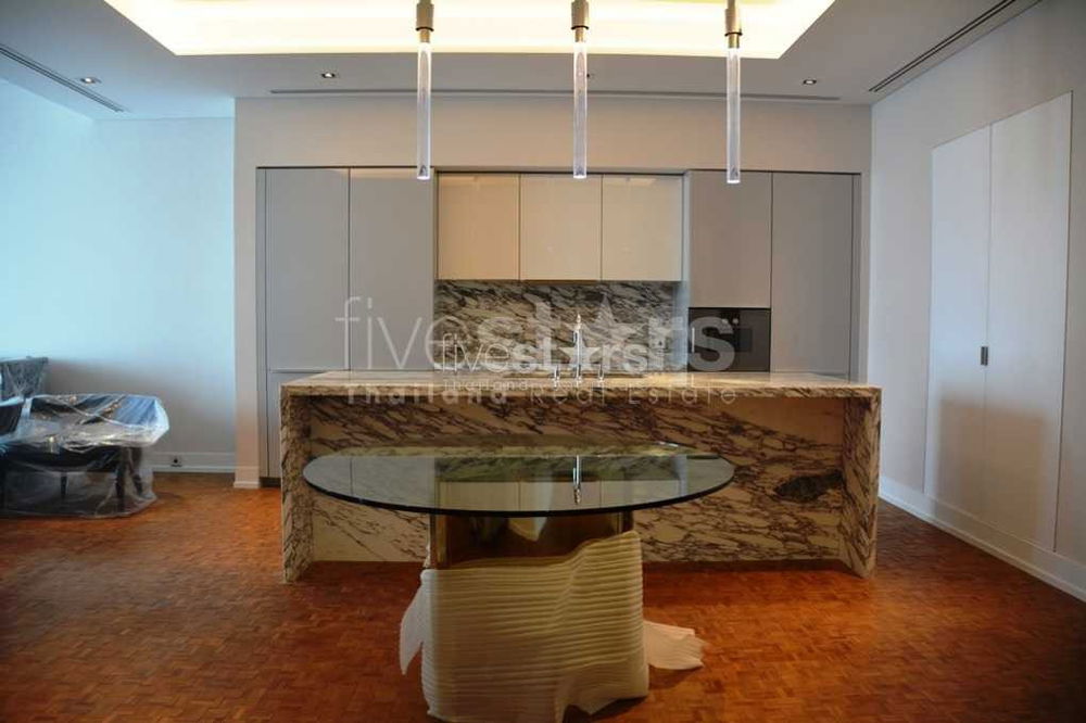 3-bedroom high floor unit at the Ritz Carlton Residences 4269261069