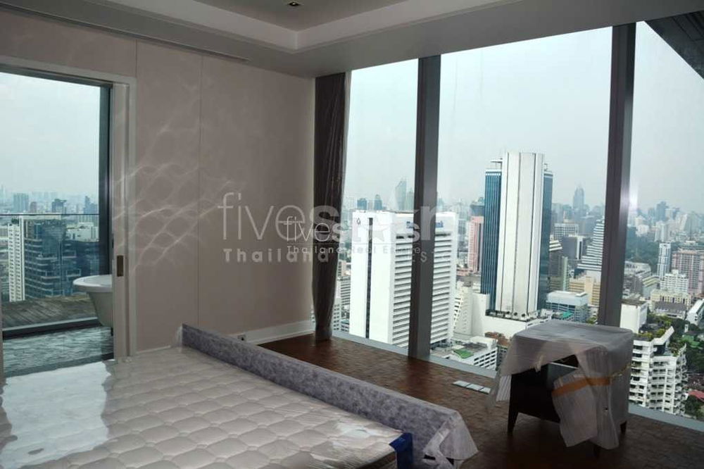 3-bedroom high floor unit at the Ritz Carlton Residences 4269261069