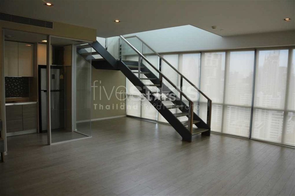 2-bedroom high floor duplex unit in Asoke area 3368294