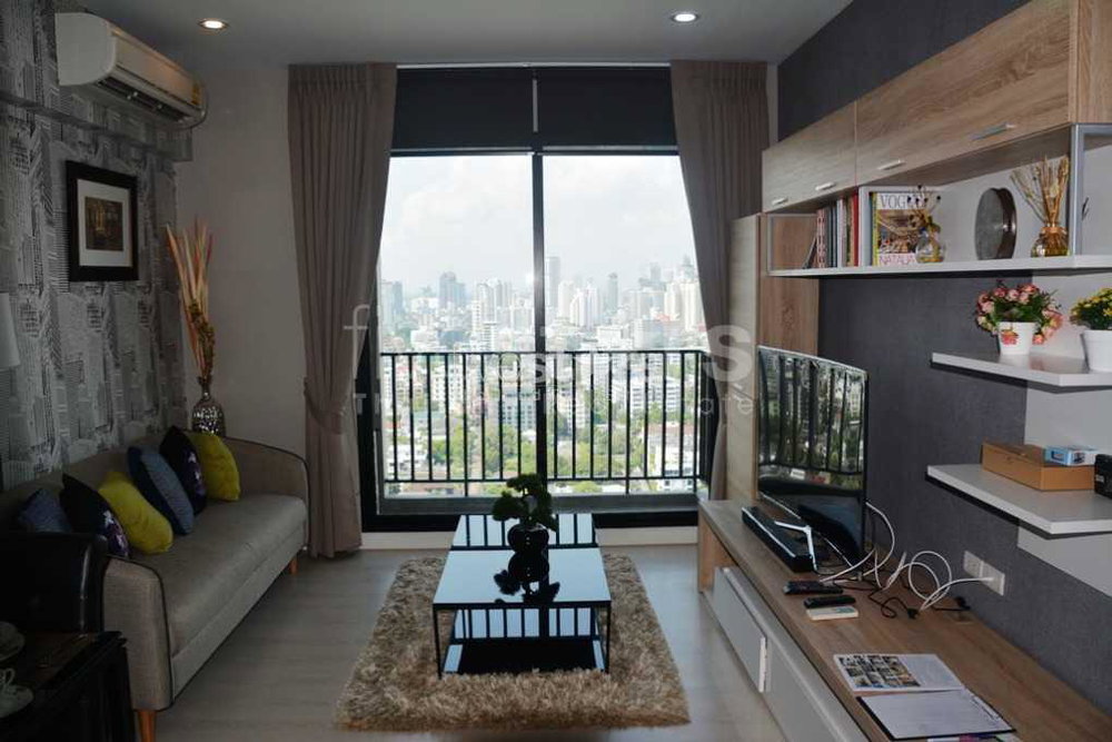 2-bedroom modern high floor unit close to Thonglor 4128428578