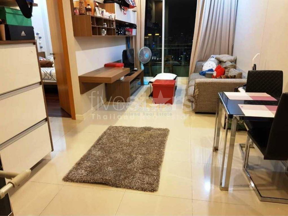 1-bedroom modern high floor unit in the Nana/Petchaburi area 1864074136
