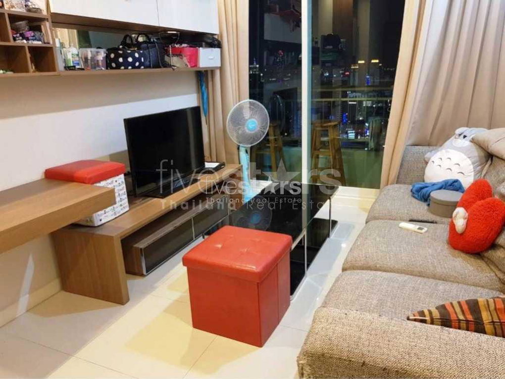 1-bedroom modern high floor unit in the Nana/Petchaburi area 1864074136