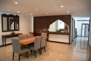 4-bedroom spacious condo in the Ekamai area 3866392573