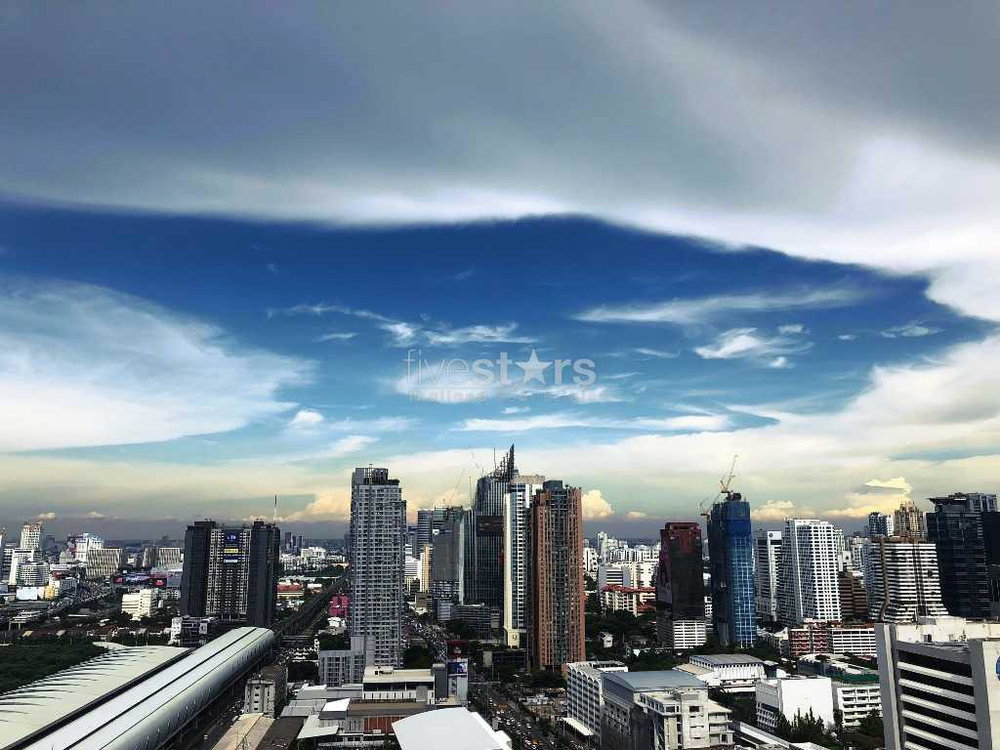 High floor modern 1 bedroom condo on Petchaburi 636664823