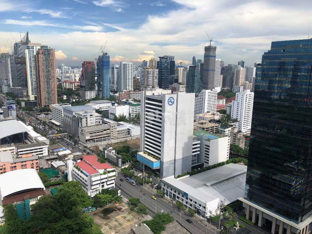 High floor modern 1 bedroom condo on Petchaburi 636664823