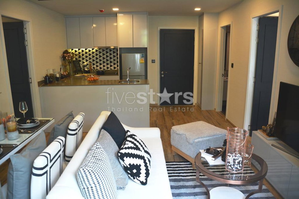 2-bedroom condo in residential area of Yen Akard 2556421413