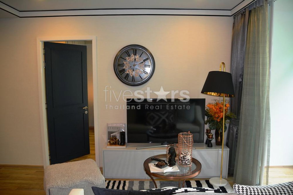 2-bedroom condo in residential area of Yen Akard 2556421413