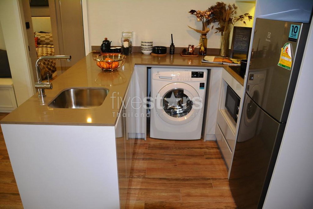2-bedroom condo in residential area of Yen Akard 2556421413