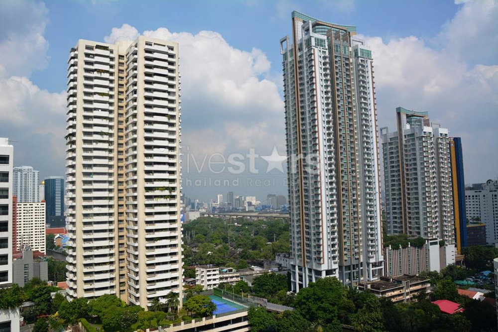 Spacious high floor 1-bedroom condo in Nana 1277770562
