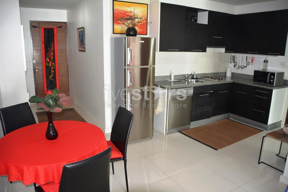 Spacious high floor 1-bedroom condo in Nana 1277770562