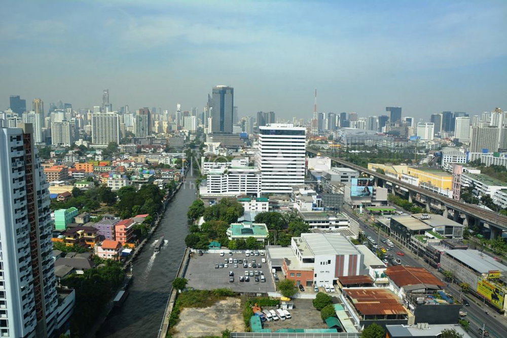 3-bedroom high floor corner unit located in the Petchaburi/Thonglor area 91047632