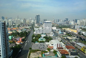 3-bedroom high floor corner unit located in the Petchaburi/Thonglor area 91047632