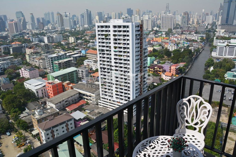 3-bedroom high floor corner unit located in the Petchaburi/Thonglor area 91047632