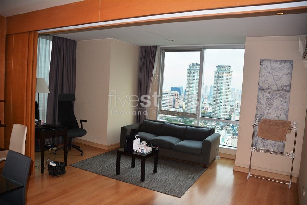 2-bedroom spacious condo in the heart of Sathorn 3937433848