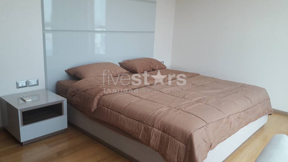 2 bedrooms high floor condo for sale between Asoke and Petchaburi 64216525
