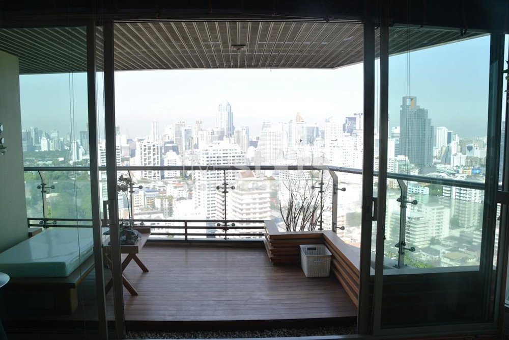 3-bedroom high floor condo close to BTS Asoke 406135453
