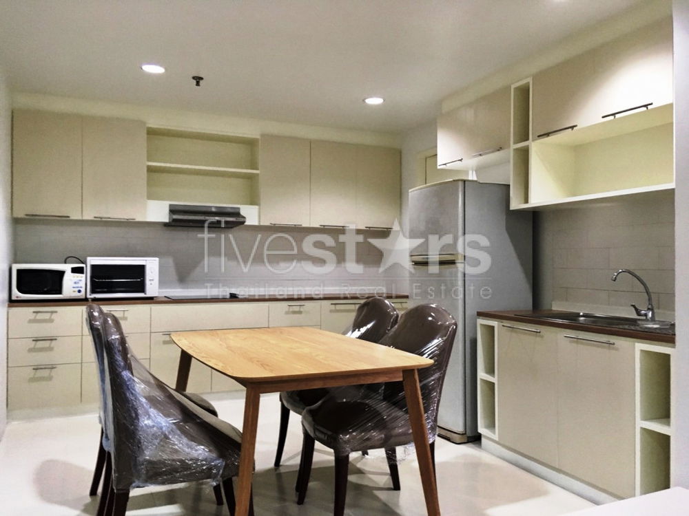 2 bedroom condo for sale close to Phrom Phong BTS Station 3893460620