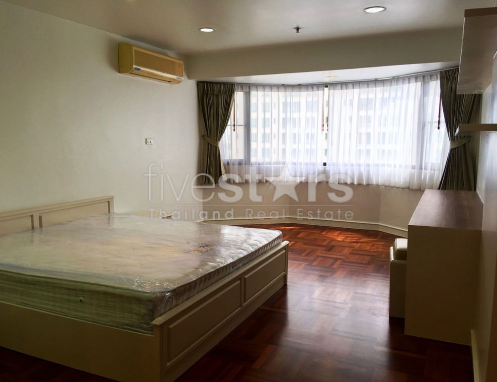 2 bedroom condo for sale close to Phrom Phong BTS Station 3893460620