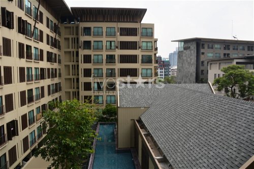 Modern 1-bedroom condo close to BTS Phromphong 3785831079