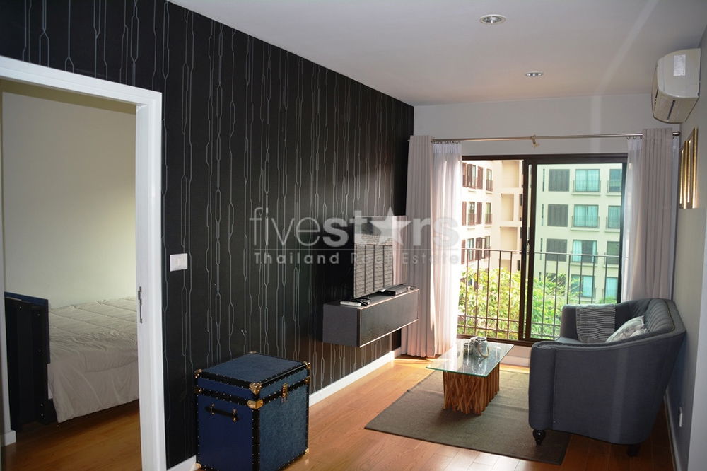 Modern 1-bedroom condo close to BTS Phromphong 3785831079