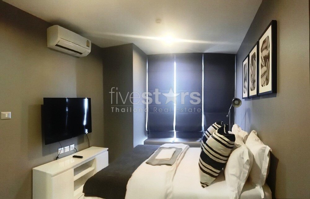 1-bedroom high floor condo only 300m from BTS Ekamai 3101980452