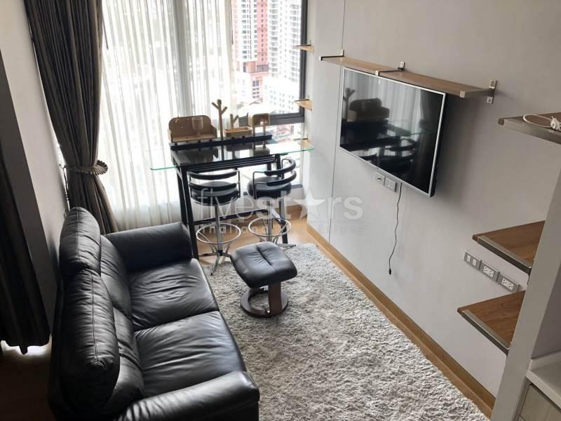Modern 1 bedroom condominium for rent in Promphong 4040729953