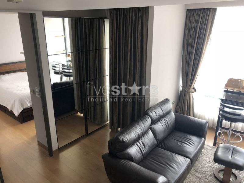 Modern 1 bedroom condominium for rent in Promphong 4040729953