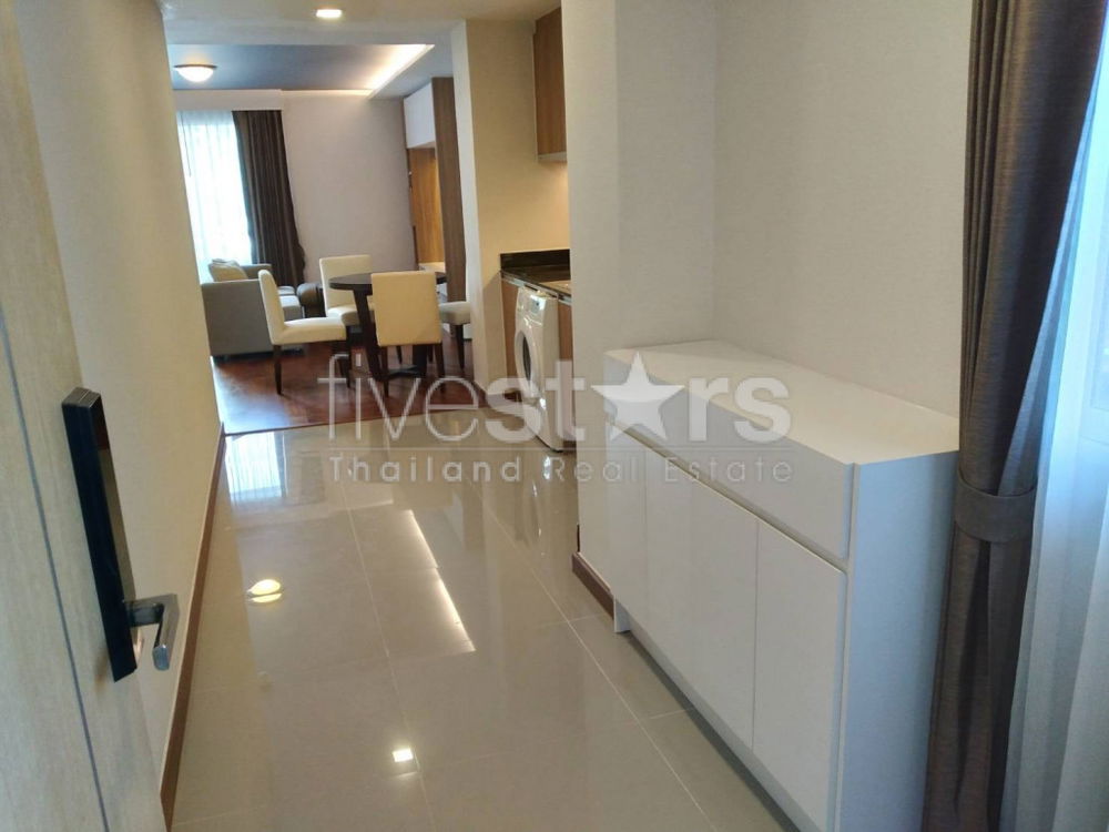 Modern 2-bedroom condo within easy reach of BTS Nana 1692169354