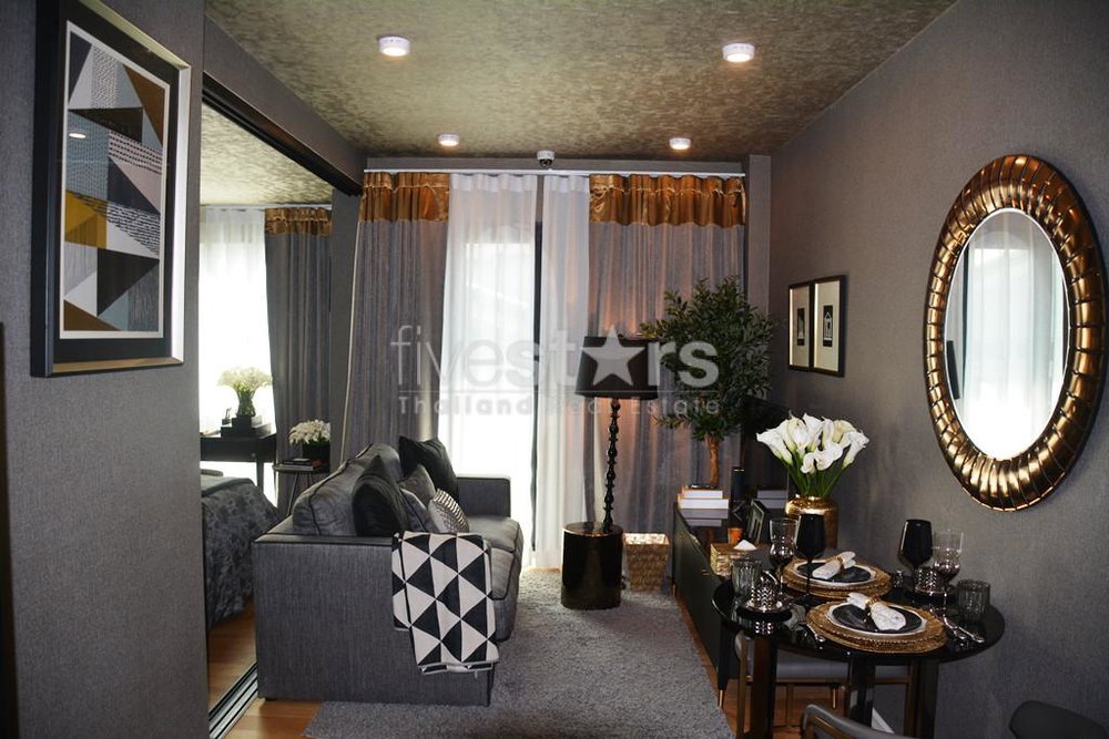 New 1-bedroom condo in the heart of Phromphong 2791684810