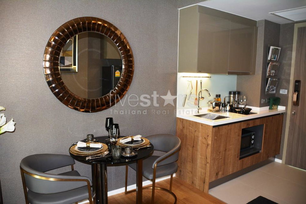 New 1-bedroom condo in the heart of Phromphong 2791684810